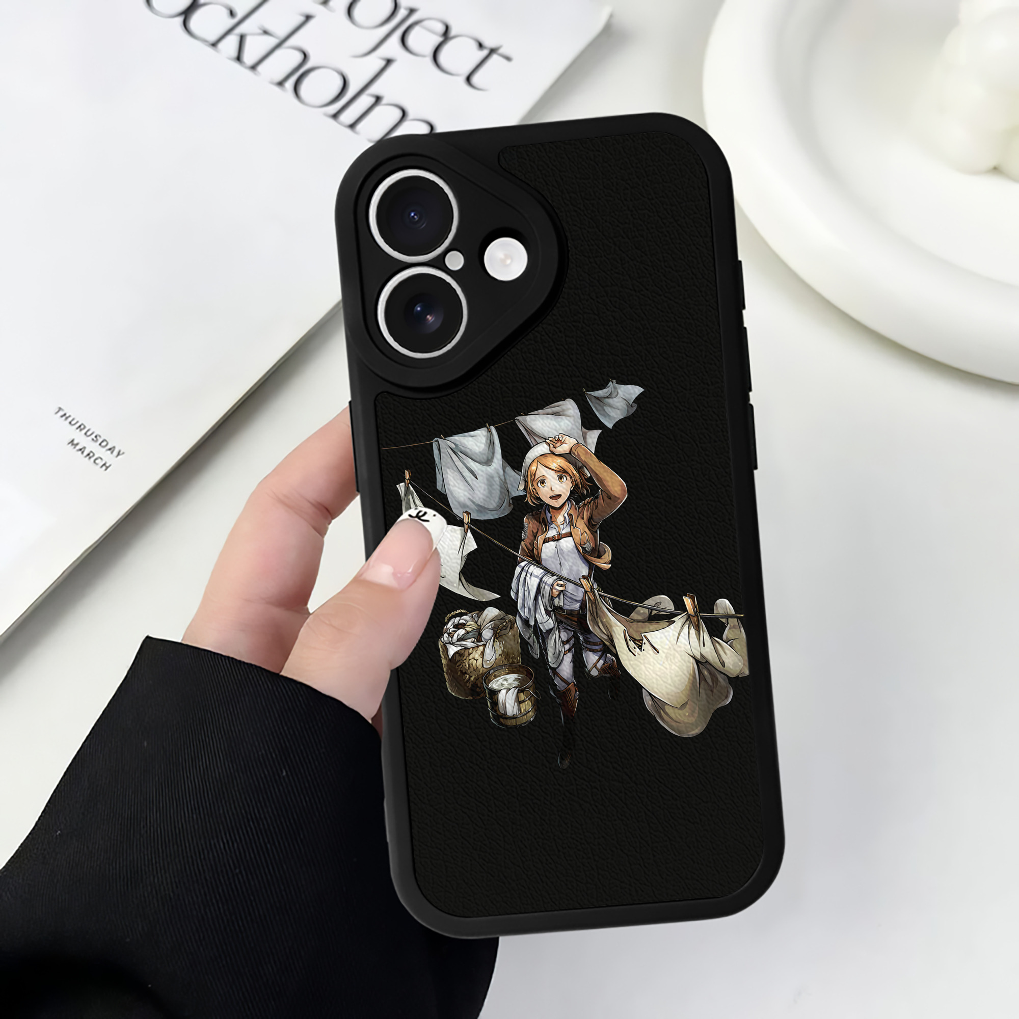 （画像用） 進撃の巨人 ペトラ·ラル Attack on Titan Petra Rall 【iPhone 16シリーズ対応】シリコンスマホケース（レザー調） 材質：シリコン